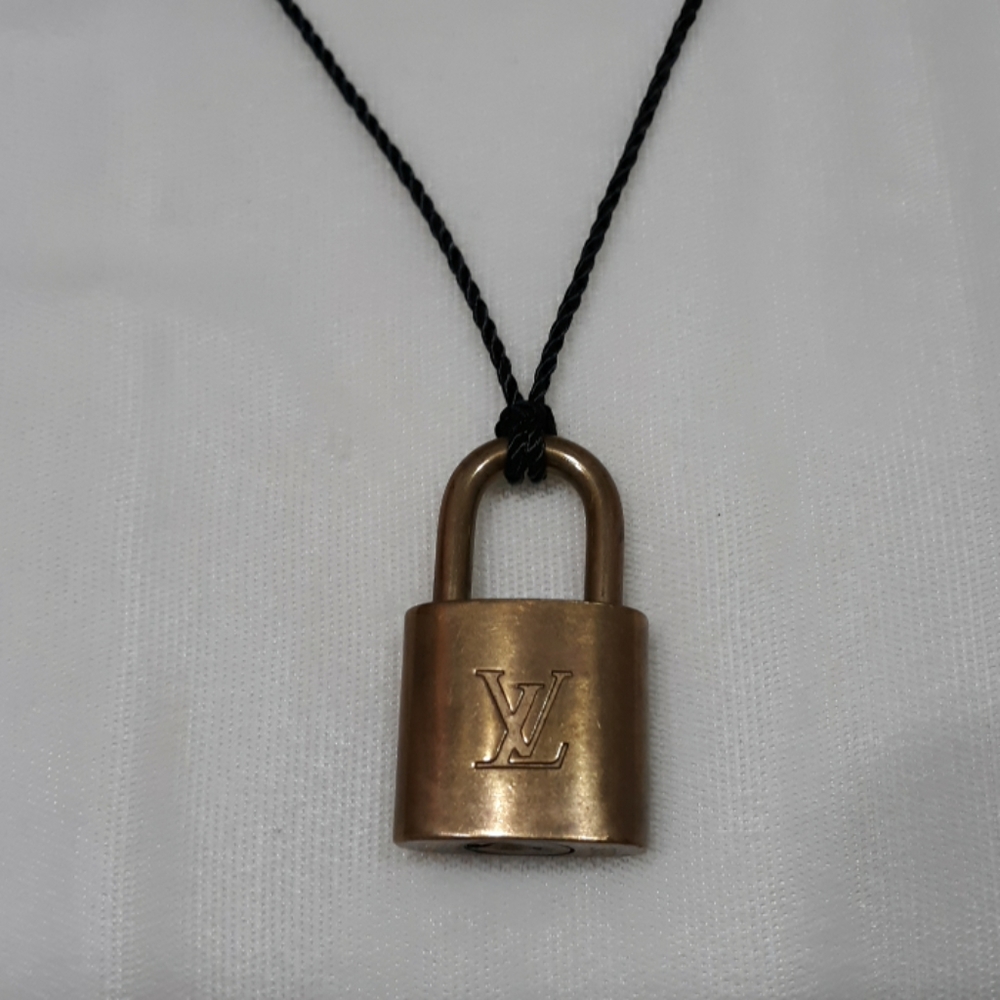 Vtg LV Lock #309